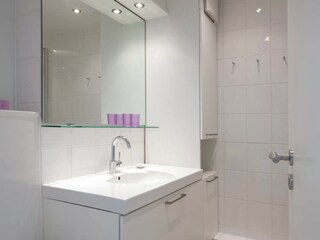 Badezimmer mit Dusche