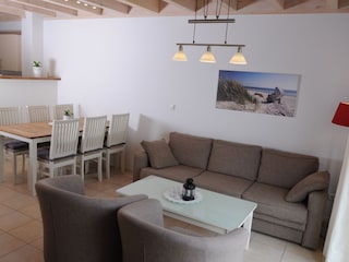 Strandpark 38 Wohnzimmer Essbereich