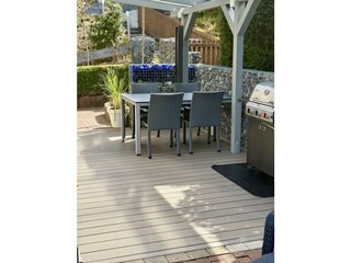 Sitzgruppe und Gasgrill