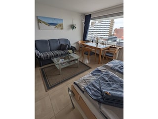 Sofa u. Tisch