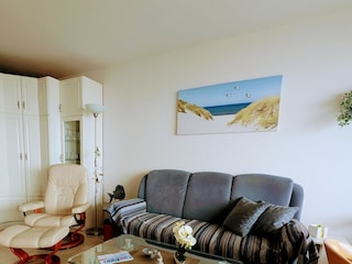 geräumiger Eckschank u. Sofa