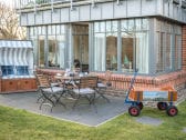 Terrasse mit Blick zum Haus