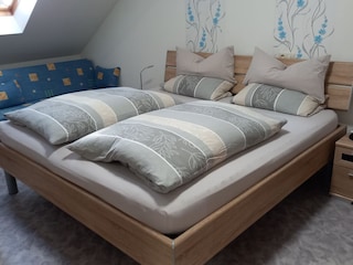 Schlafzimmer 2