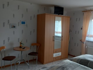 Schlafzimmer 1