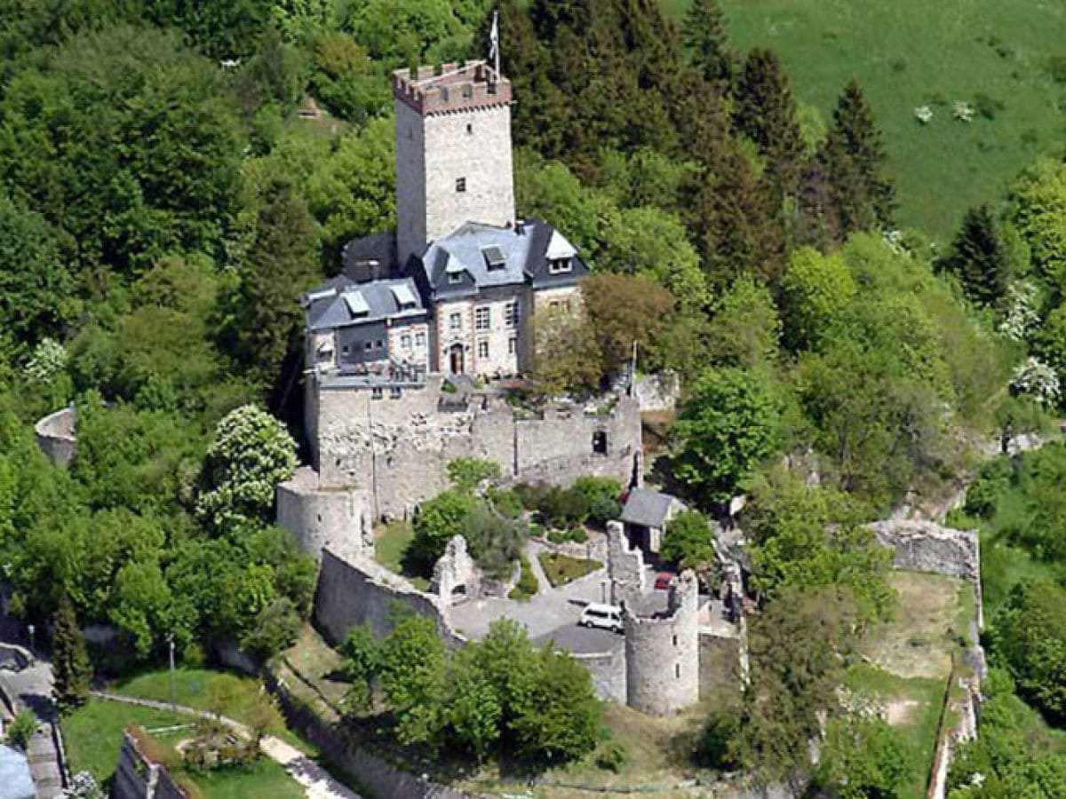 Eifel: Burgen, Schlösser, Klöster