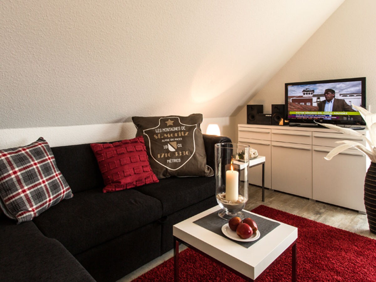 Schlafzimmer mit zwei betten: ferienhaus haus seerobbe, ostsee ...