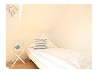 Schlafen Einzelbett FEwo B Sommerfeeling