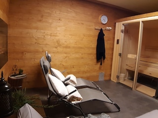 Liegebereich und Sauna