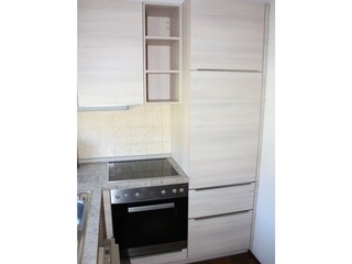 Miele Backofen und Kühlschrank mit kleinem Gefrierfach