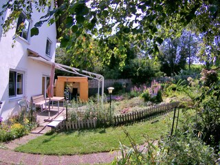 Terrasse und Garten