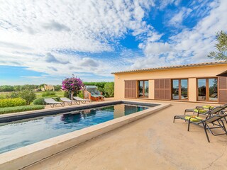 Pool-Villa Carina Außenbereich