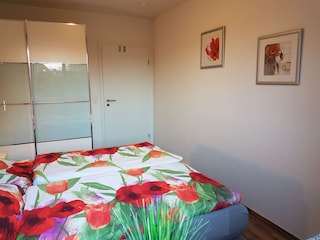 Großer Kleiderschrank im 1. Schlafzimmer