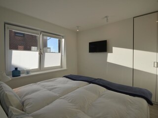 Beide Schlafzimmer haben einen Flachbildfernseher