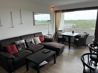 Wohnzimmer mit Blick auf die Ostseite
