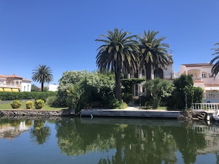 Villa Empuriabrava Buitenaudio-opname 17
