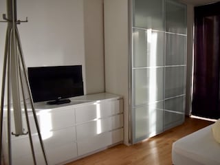 Schlafzimmer mit TV