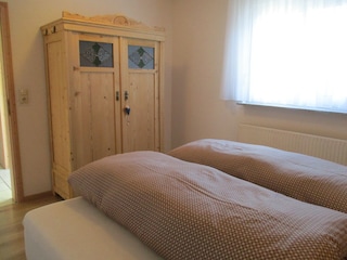 Schlafzimmer 1