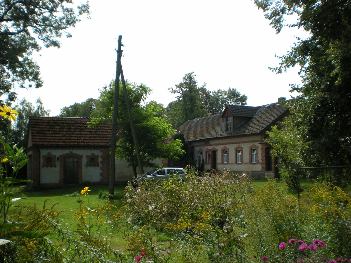 Gutsarbeiterhaus und Stall