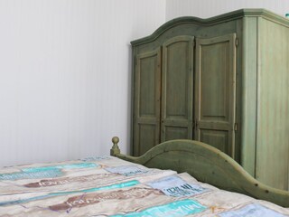 Kleiderschrank im Schlafzimmer