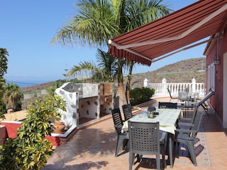 Terrasse mit traumhaften Blick auf das Meer