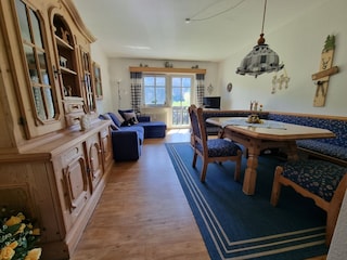Wohn/ Esszimmer