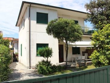 Ferienhaus Via Cavour 41, Pietrasanta, 100 Meter vom Meer