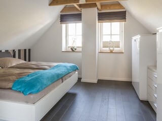 Schlafzimmer DG