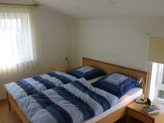 2. Schlafzimmer