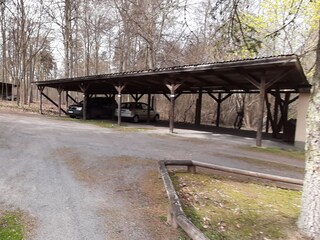 Carport für jede Wohnung