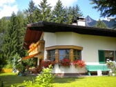 unser Haus am Waldrand in ruhiger Lage