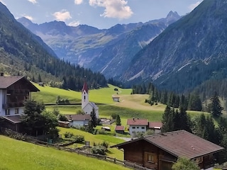 grandiose Natur im Lechtal   - kleines Dorf
