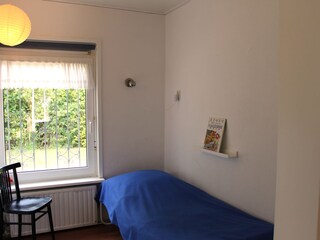 Das Schlafzimmer mit Einzelbett