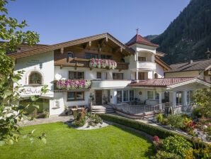 Ferienwohnung Deluxe im Alpinschlössl****Aparts - Mayrhofen - image1