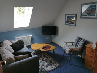 Wohnzimmertisch mit Sat/TV