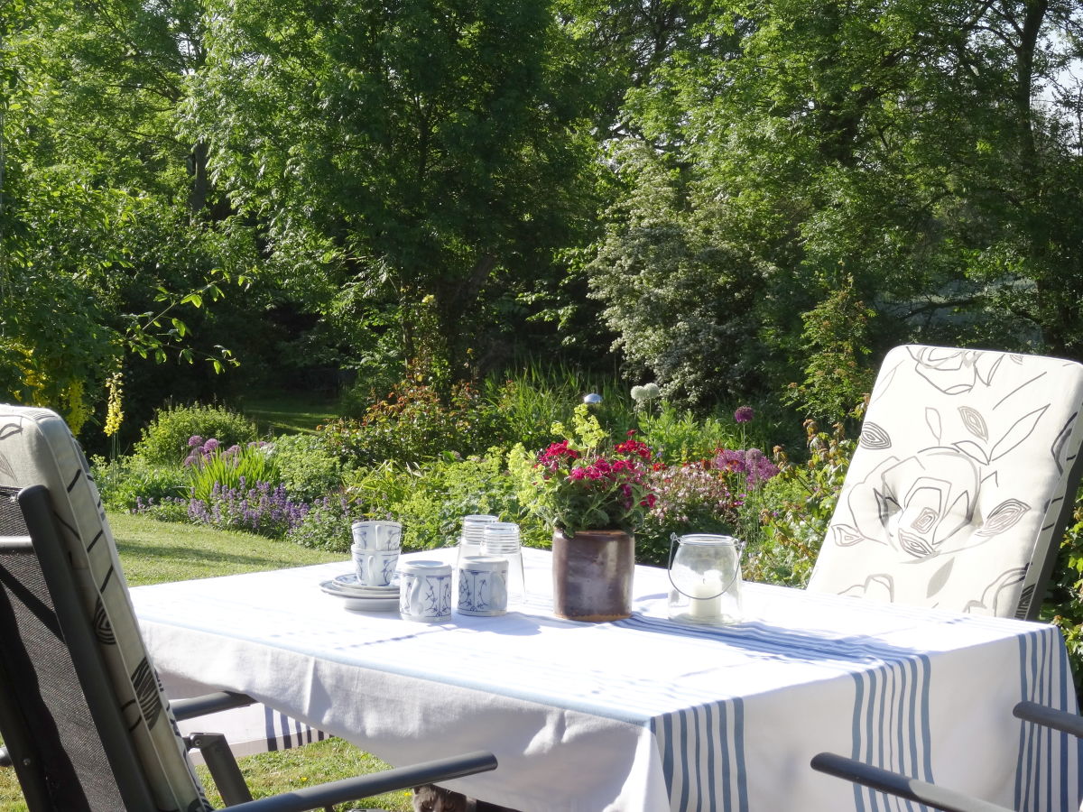 Frühstück im Garten