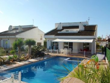Große Strand-Villa mit Whirlpool und Meerblick
