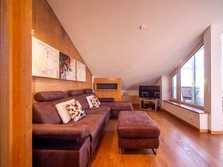Offener Wohnraum, Blick zur Loggia