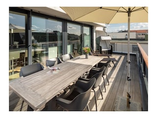 Große Süd-West-Terrasse