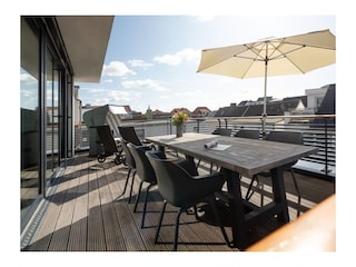Große Süd-West-Terrasse
