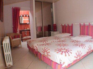 Schlafzimmer 5 mit Bad