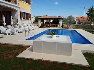 new Pool with Grill