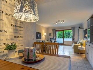 Essbereich und Wohnzimmer