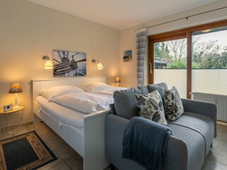 Schlafzimmer mit Südterrasse