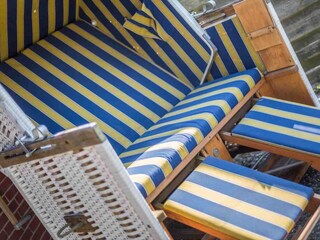 Gartenterrasse mit Strandkorb