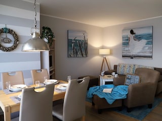 Wohnzimmer mit Essplatz