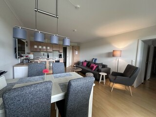 Wohnzimmer mit Küchenzeile