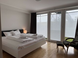 Schlafzimmer mit Doppelbett