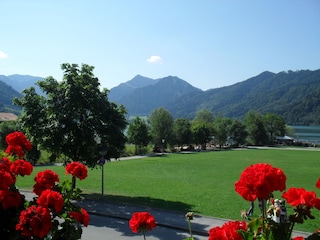 Aussicht von der Ferienwohnung auf Brecherspitz