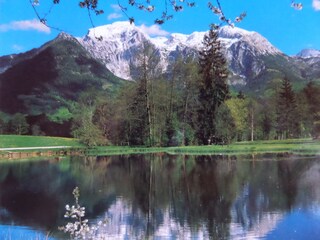 Der Böcklweiher ist 5 Gehminuten entfernt