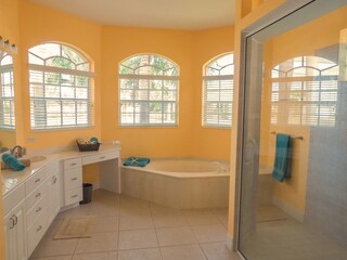 Master-Bath with walk-in shower